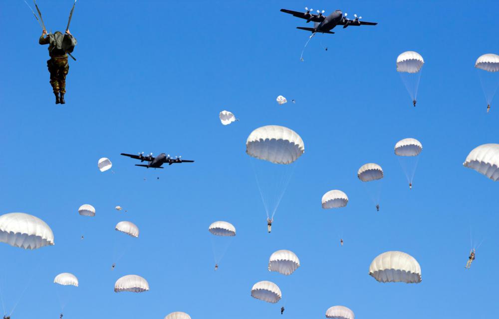 What are Paratroopers? (with pictures)